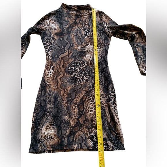 Set of 2 Bodycon Dresses – Fashion Nova Small + Dynamite XS/Small - Picture 8 of 11